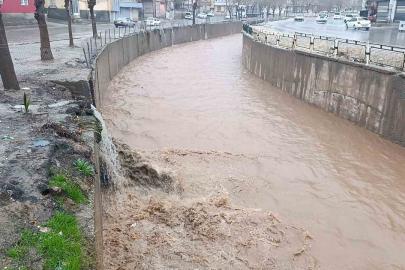 Şanlıurfa yine sele teslim: Altyapı yetersiz mi kalıyor