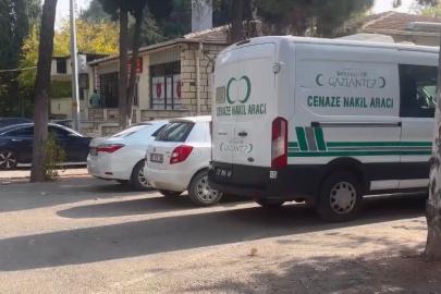 Otomobil TIR’a arkadan çarptı: 2 ölü, 1 yaralı