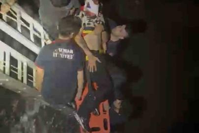 Dereye düşen vatandaş kurtarıldı