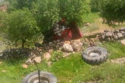 Traktör uçuruma yuvarlandı, sürücü atlayarak kurtuldu