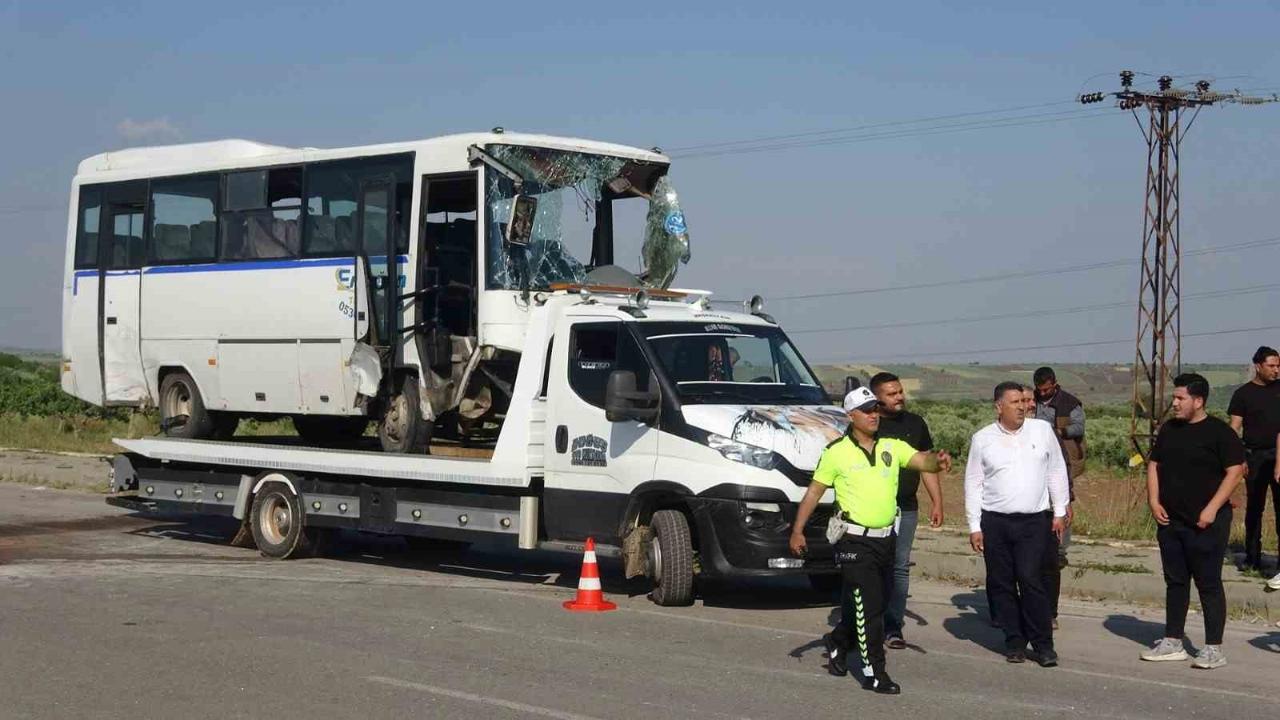 3 araçlı zincirleme kaza: 8 yaralı