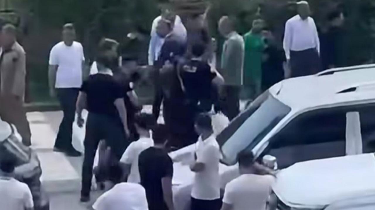 400 kişilik aile kavgasında ortalık savaş alanına döndü: 8 yaralı, 17 gözaltı
