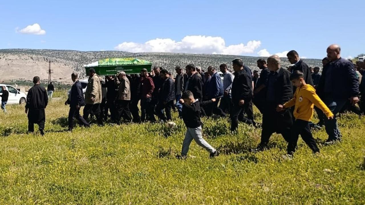 Acı kaza: Geri manevra yaparken 1,5 yaşındaki torununu ezdi