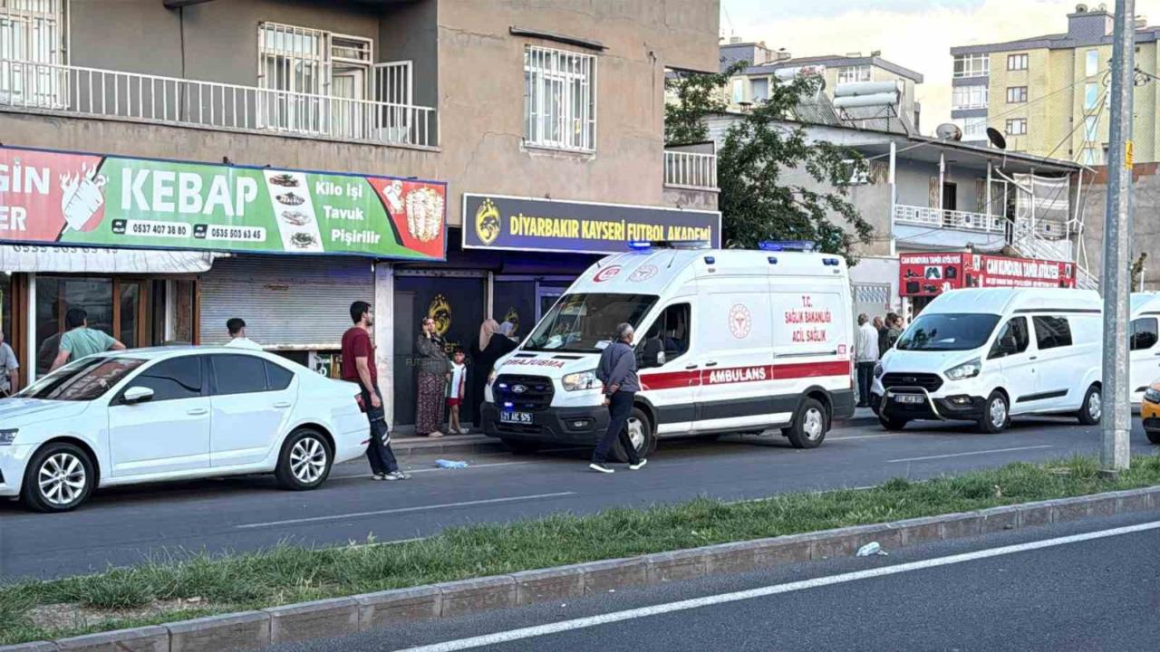 Bir kişi ağaca asılı halde ölü bulundu
