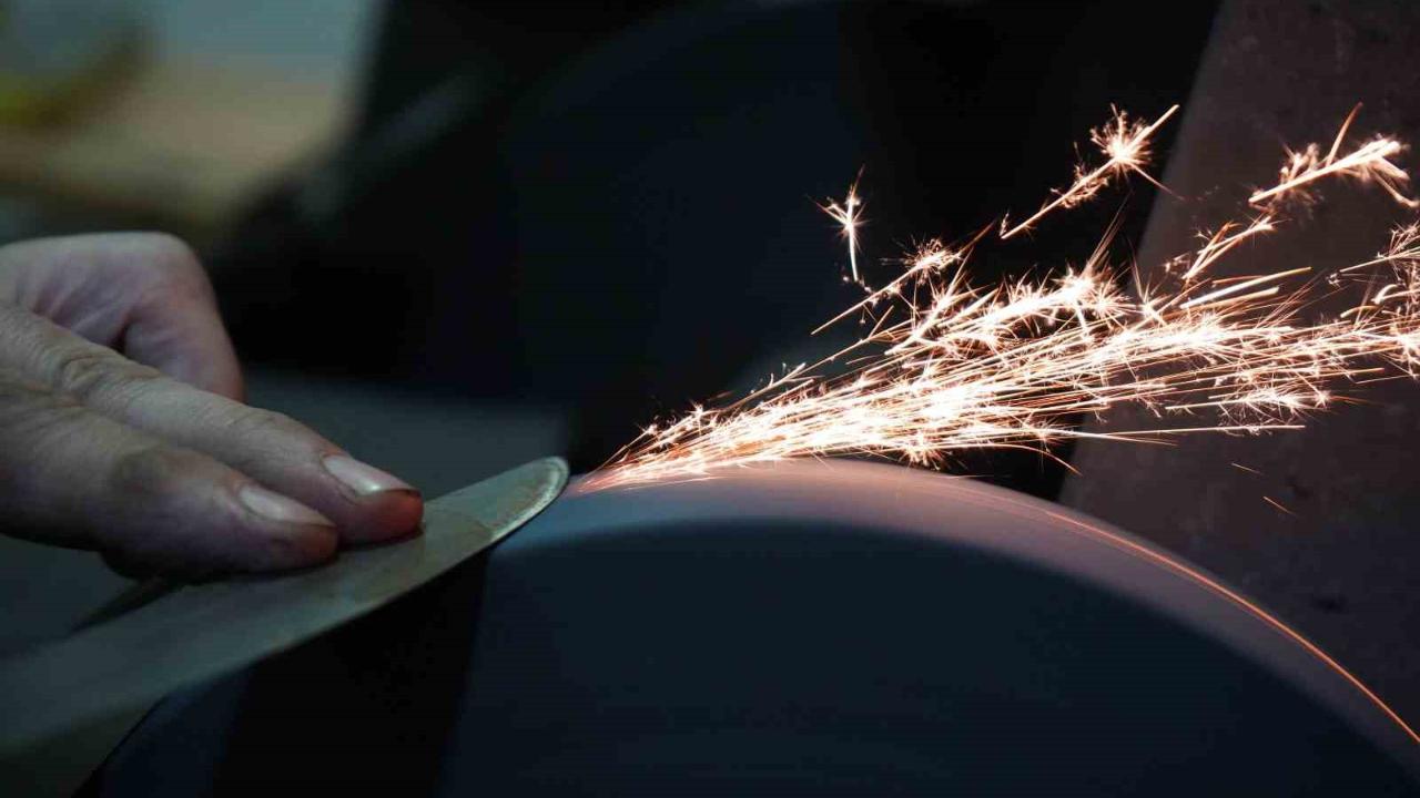Günde 18 saat mesai yaparak sınırları zorluyorlar