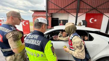 Jandarma ekipleri Kurban Bayramı öncesi trafik uygulaması yaptı