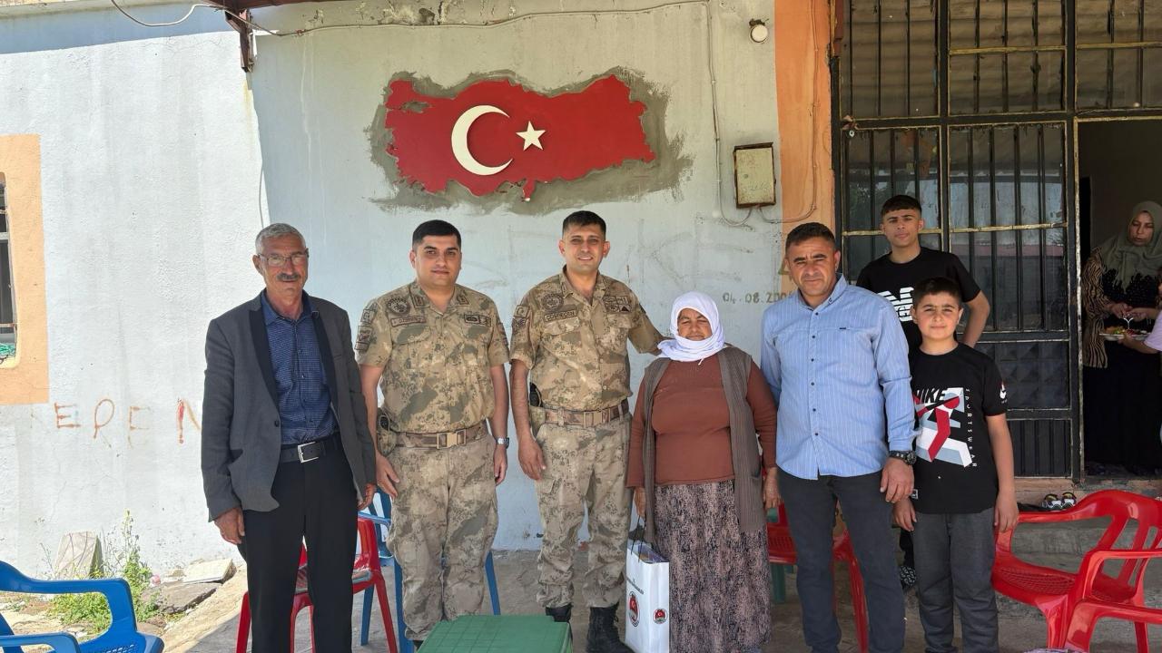 Jandarmadan şehit ailelerine ziyaret