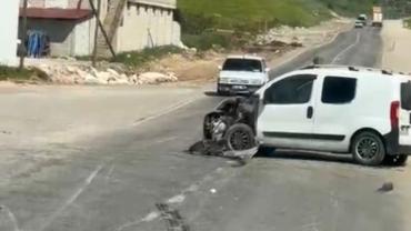 OSB’de iki hafif ticari araç çarpıştı