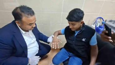 Parmağına yüzük sıkıştı: Yardımına itfaiye yetişti