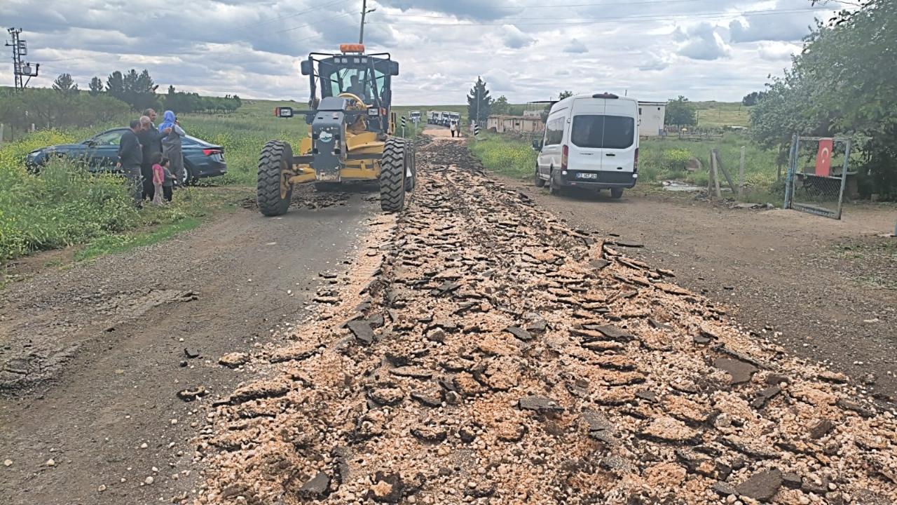 Şanlıurfa’da kırsal yol seferberliği sürüyor