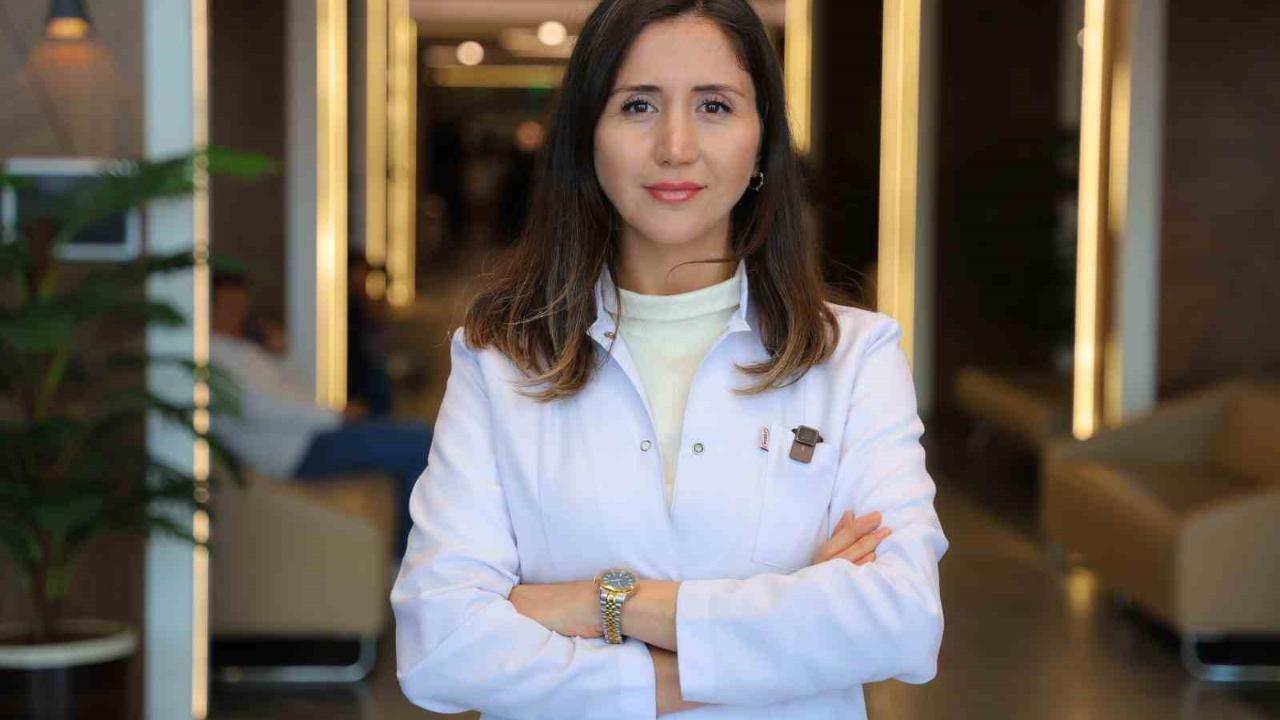 Uzmanından bayram sofralarında dengeli bslenme uyarısı: "Etin yanında salata tüketin"