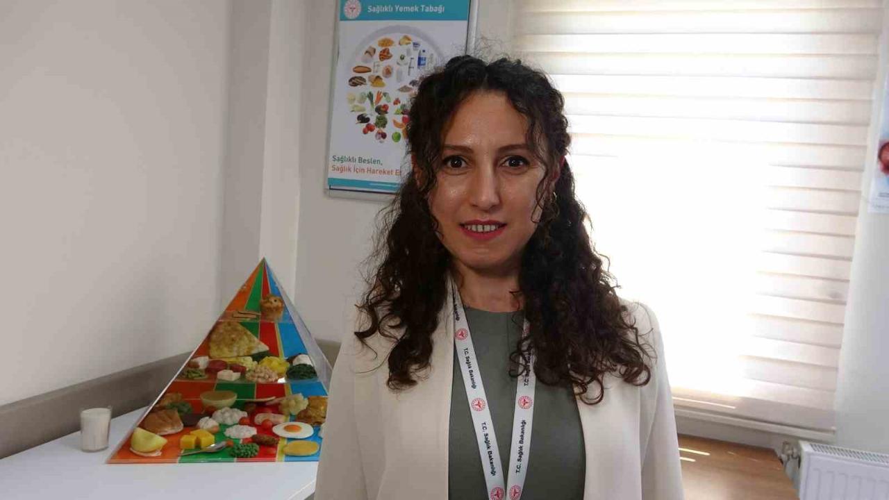 Uzmanından "bayramda dengeli beslenin" uyarısı