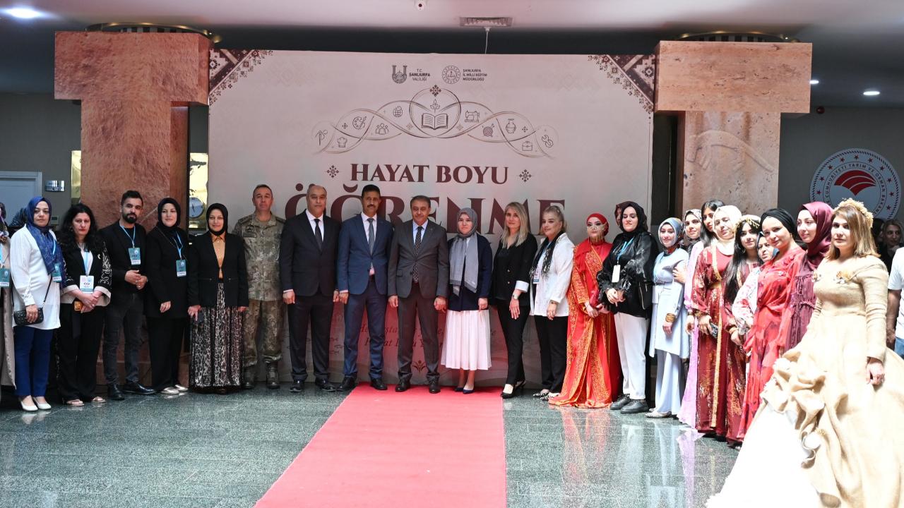 13 İlçenin El Emeği ve Kadim Kültürün Defilesi bir arada