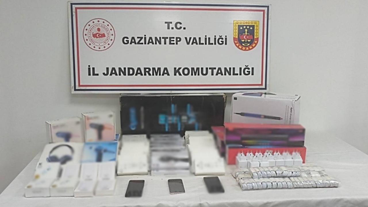1,4 milyon TL değerinde kaçak malzeme ele geçirildi: 2 gözaltı