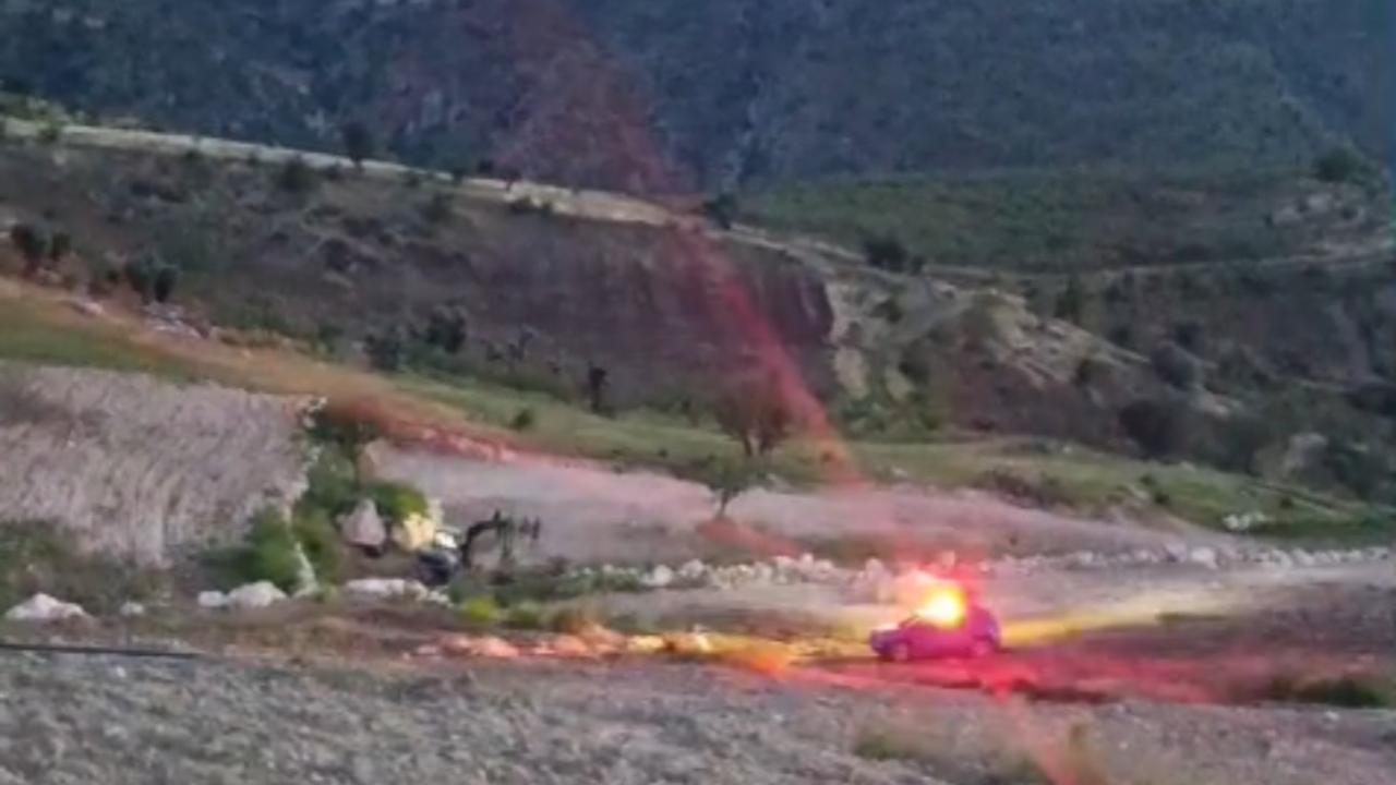 Babasının kullandığı kepçenin altında kalan minik çocuk hayatını kaybetti