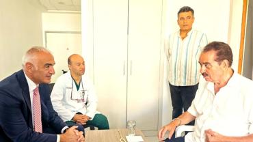Bakan Ersoy'dan Tatlıses'e ziyaret