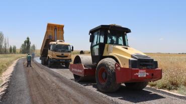 Büyükşehir, Eyyübiye kırsalında yol standartlarını yükseltiyor