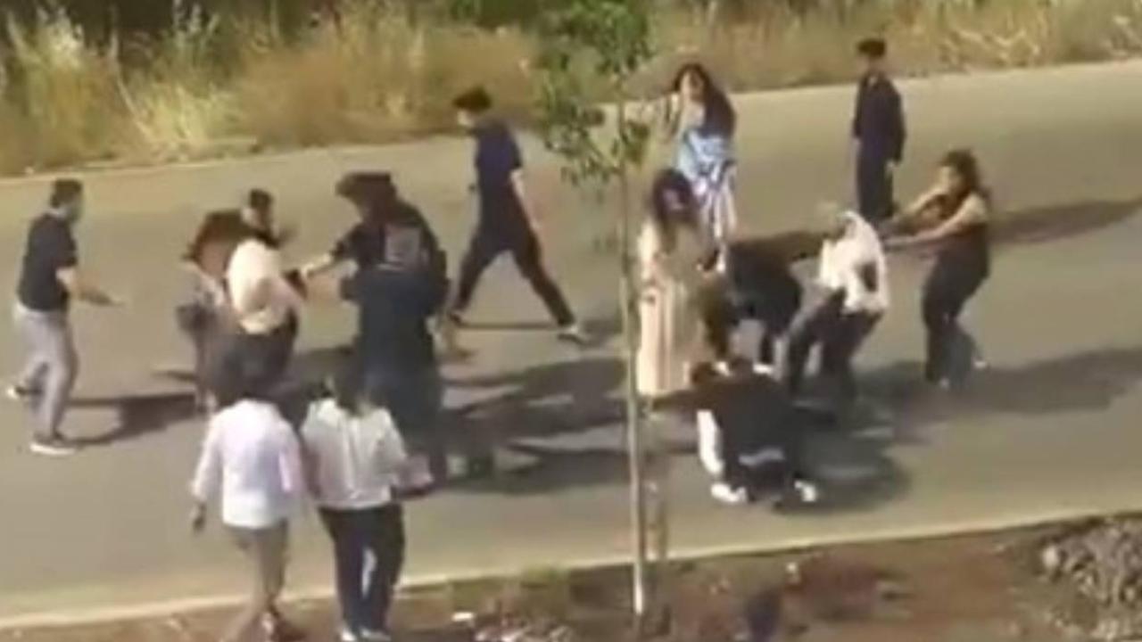 Düğün konvoyunda tekmeli, yumruklu kavga