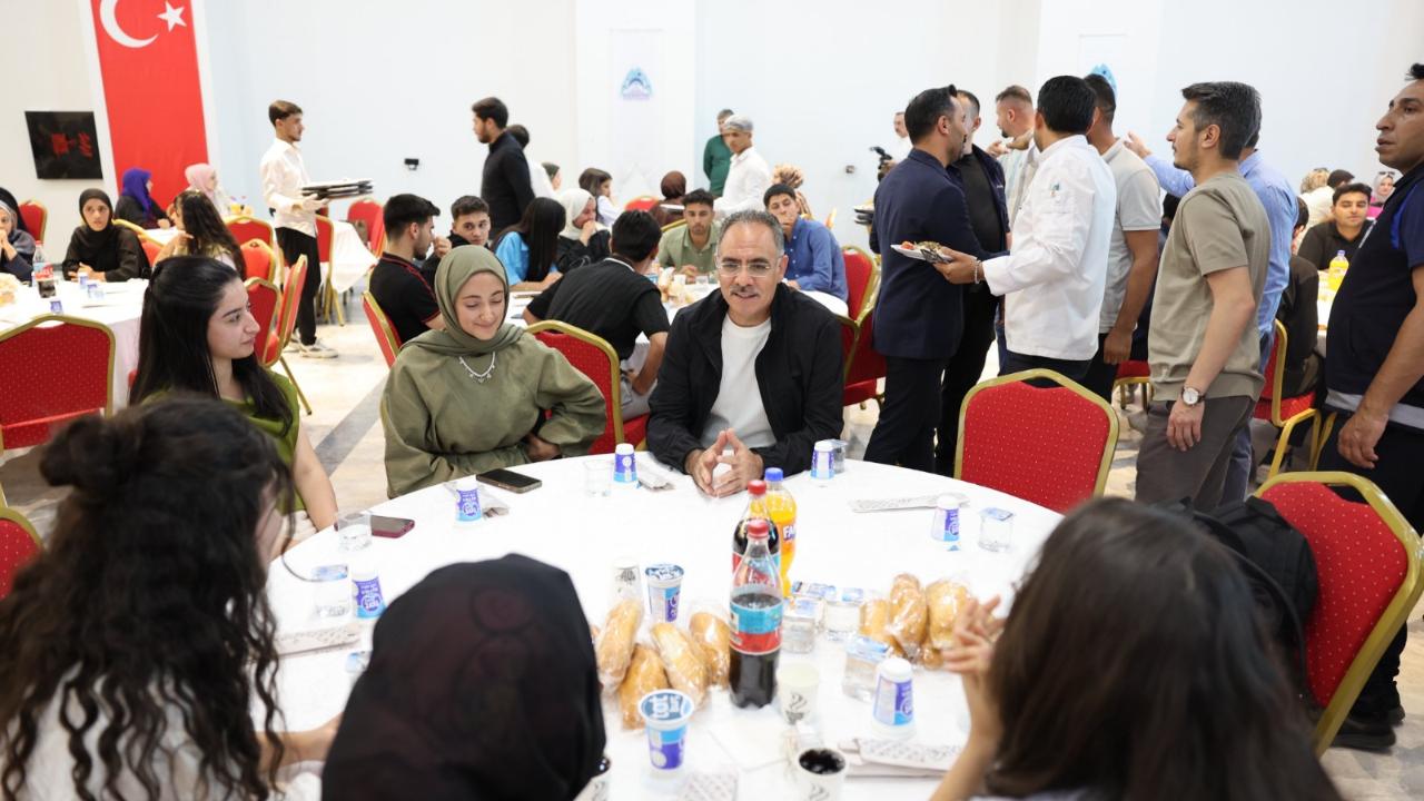 Eyyübiye’de Üniversite Adayları Moral Depoladı