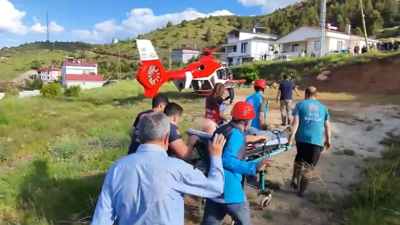 Göğüs ağrısı geçiren hasta hava ambulansıyla hastaneye ulaştırıldı