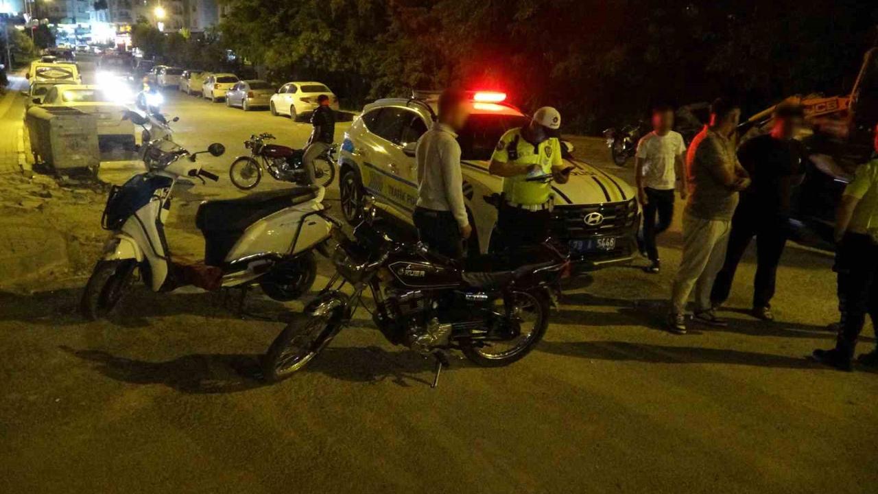 iki motosiklet çarpıştı: 5 yaralı