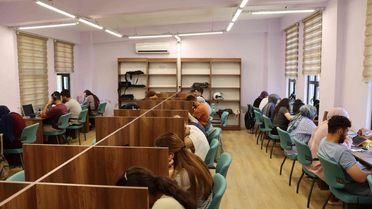 Karaköprü’de okuma evleri ve merkez kütüphane öğrencilerin gözdesi oldu