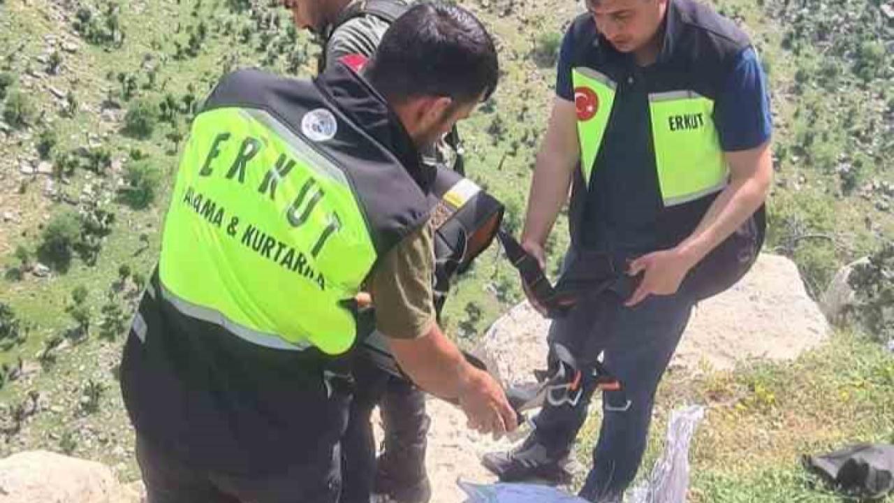 Mahsur kalan keçi için seferber oldular