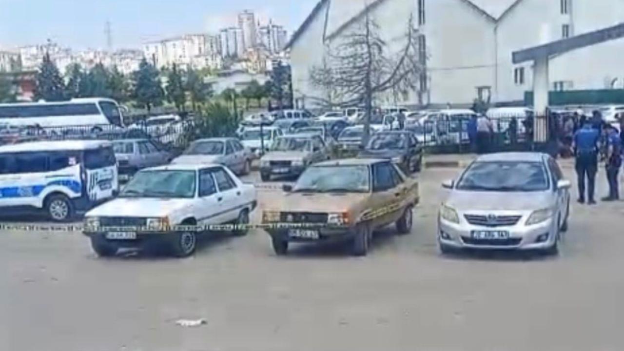 Mezarlıkta silahlı çatışma: 2 kişinin yaralandığı panik anları kamerada