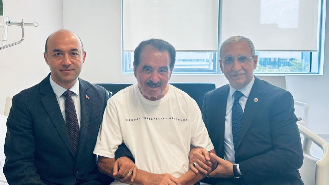 Milletvekili Duşak, Tatlıses'i hastanede yalnız bırakmadı