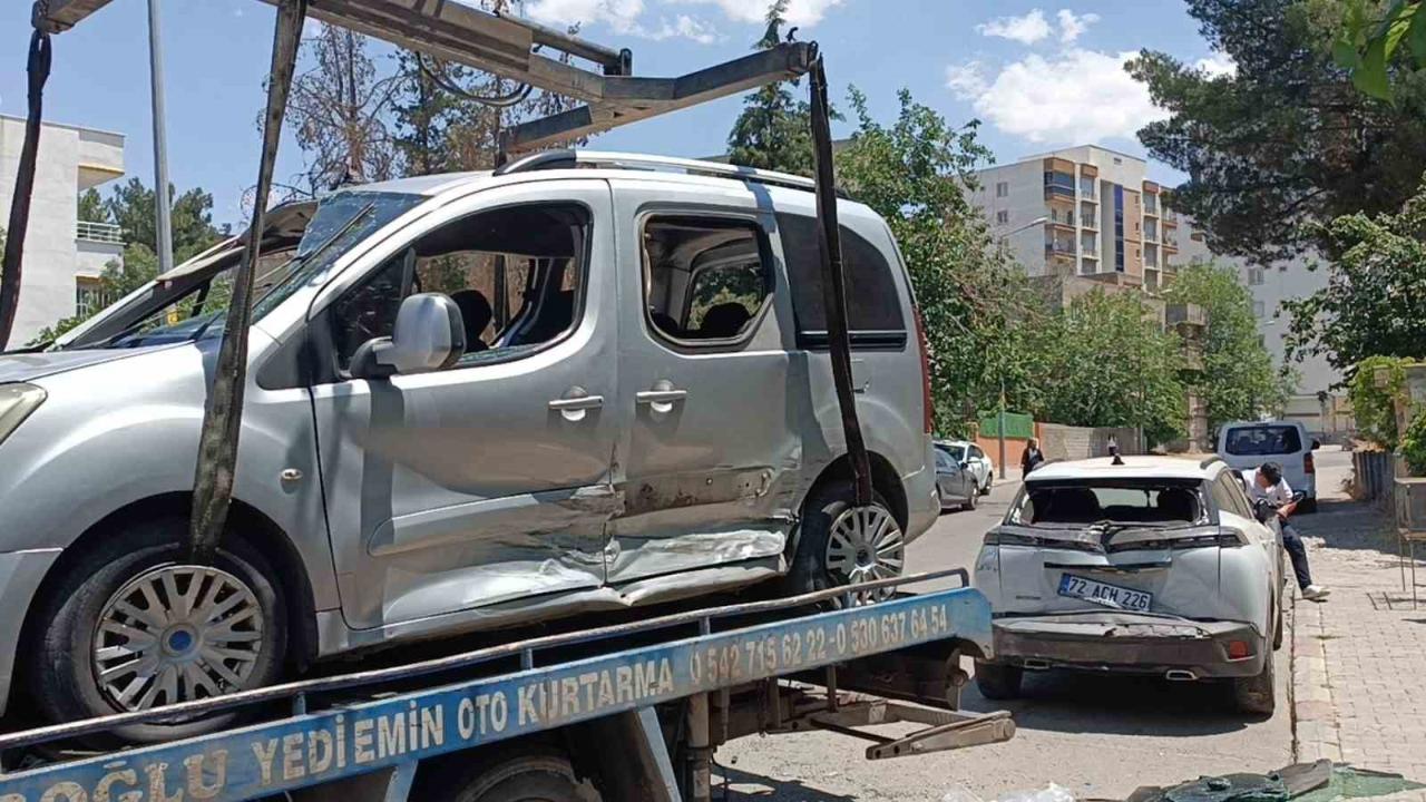 Otomobil ile hafif ticari araç çarpıştı: 1 yaralı