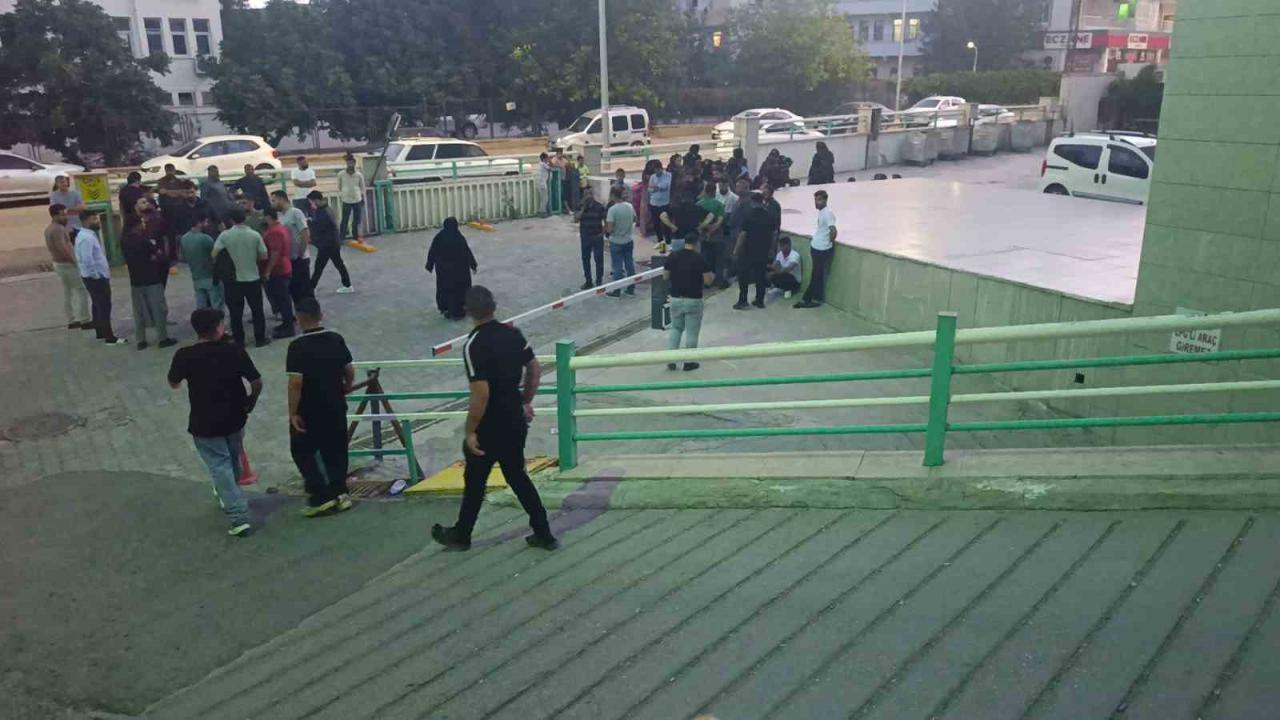 Otomobilin çarptığı çocuk öldü: Sürücü darp edildi