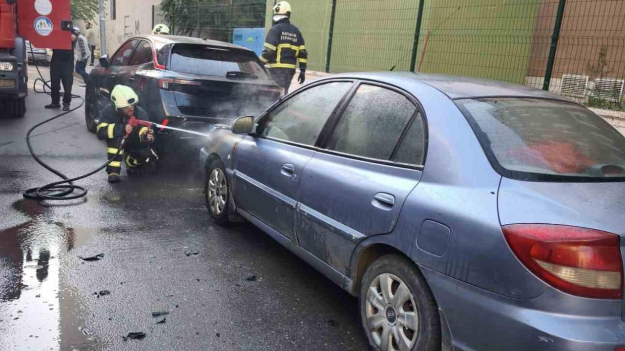 Park halindeki otomobilde çıkan yangın söndürüldü