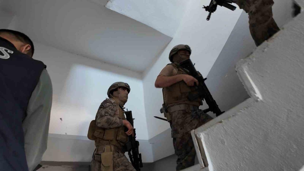 Sanal devriye operasyonunda 14 kişi gözaltına alındı