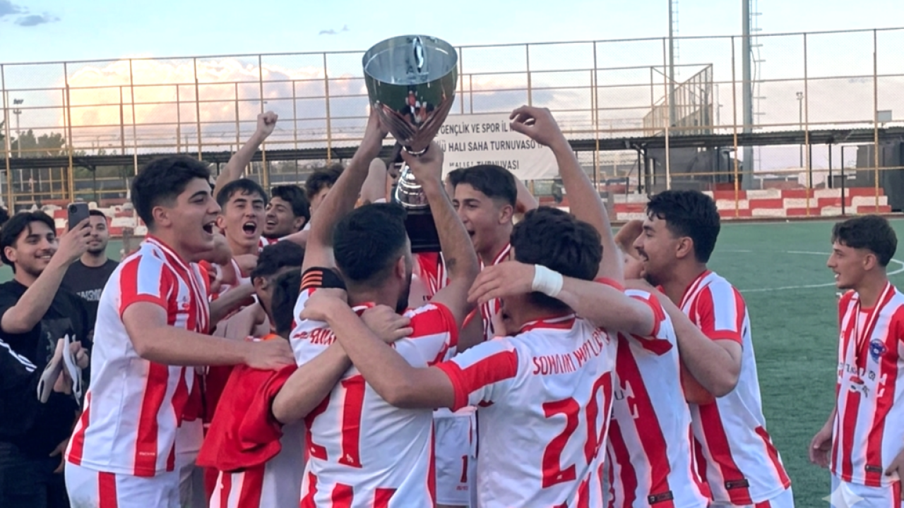 Şanlıurfa Pirsusspor kupasına kavuştu