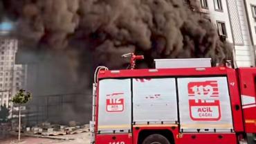 Şanlıurfa'da bir dükkanda büyük yangın (VİDEO)