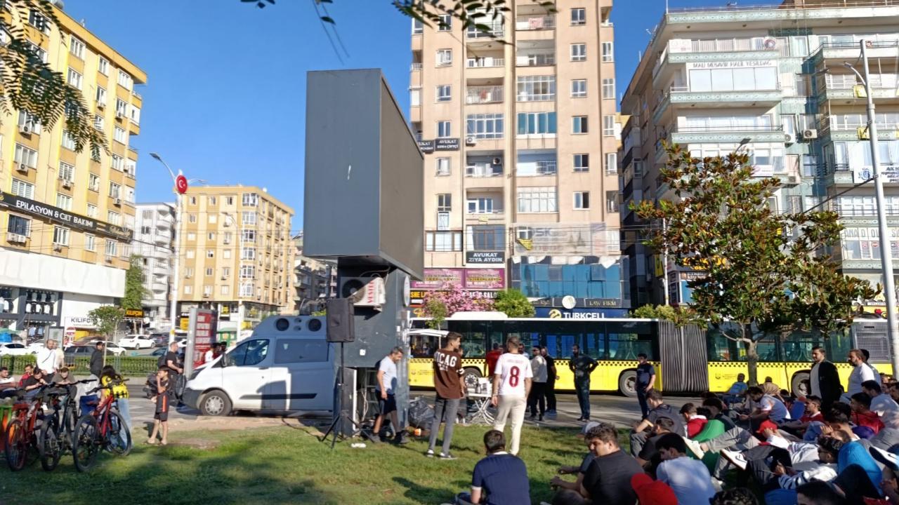 Şanlıurfa’da Milli Maç heyecanı meydanlara taştı