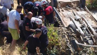 Şanlıurfa’da otomobil şarampole devrildi: 1 ölü, 4 yaralı