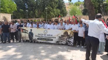 Şanlıurfa'da Sağlık çalışanları Gazze için ellerini semaya açtı (VİDEO)