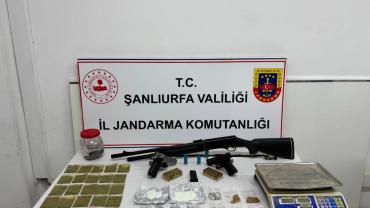 Şanlıurfa'da silah ve uyuşturucu ele geçirildi