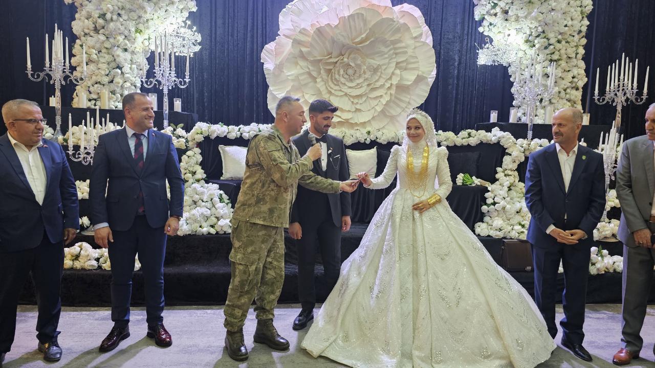 Şehit kardeşini 'Mutlu Günü'nde yalnız bırakmadılar