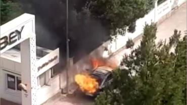 Seyir halindeki araç alev topuna döndü