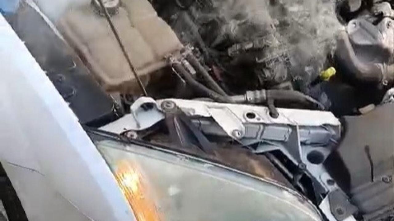 Seyir halindeki otomobil alev aldı