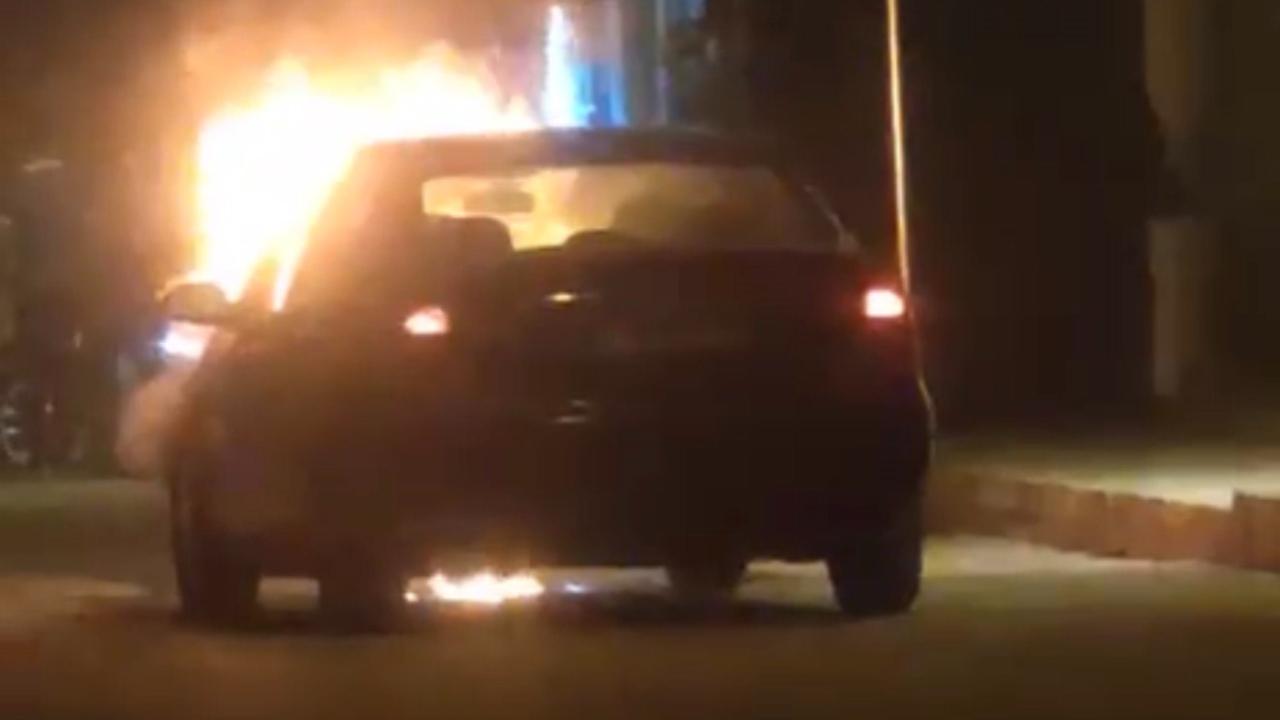 seyir halindeki otomobil alev aldı
