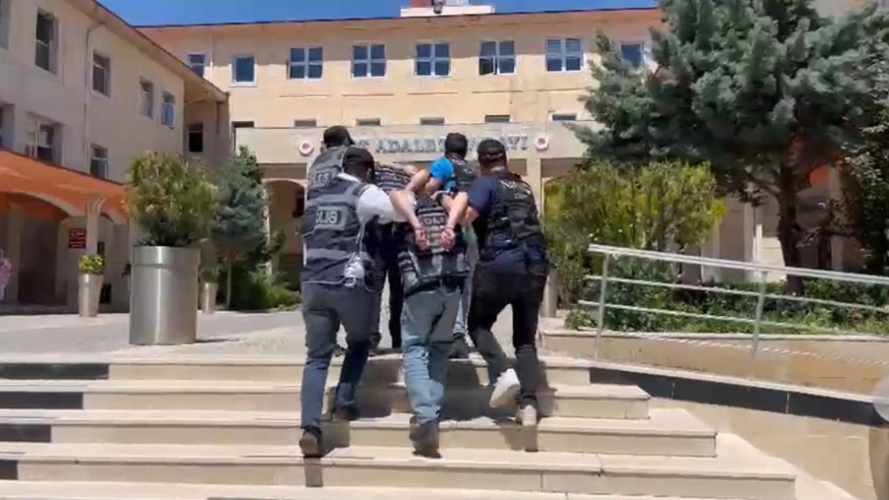 Sokakta bulunan cesede ilişkin 4 tutuklama