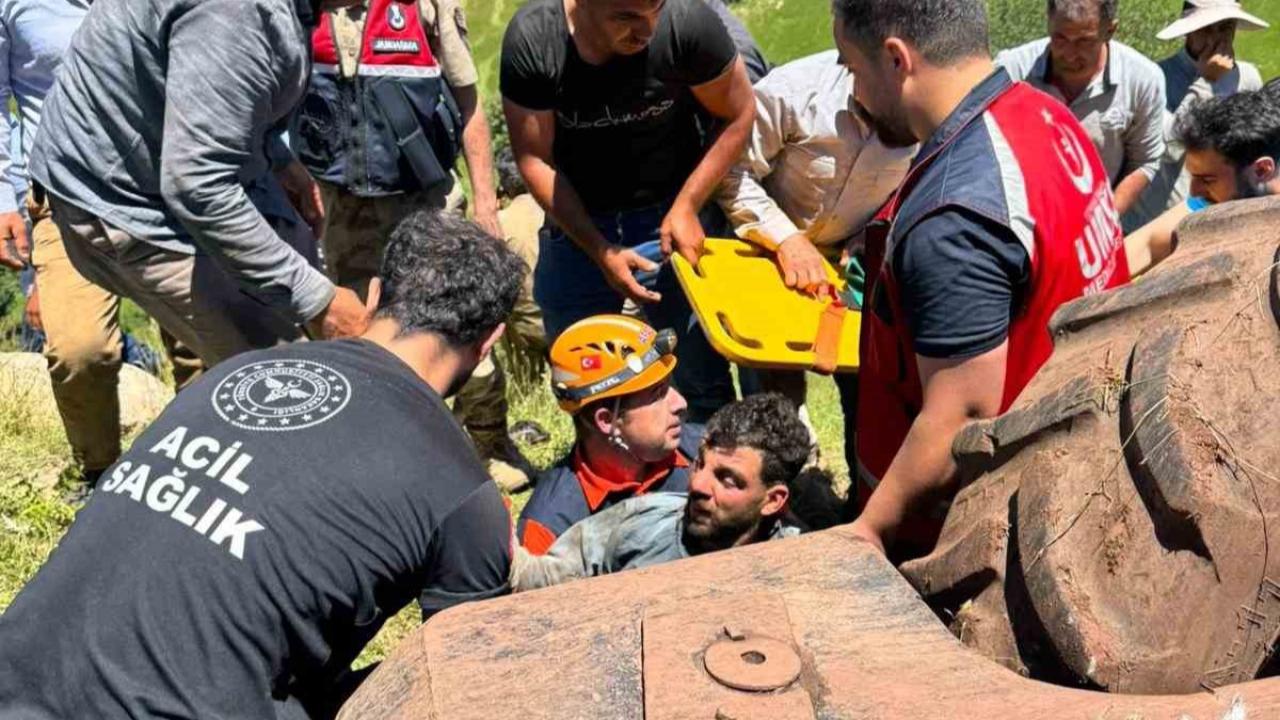 Traktörün altında kalan sürücü ağır yaralandı