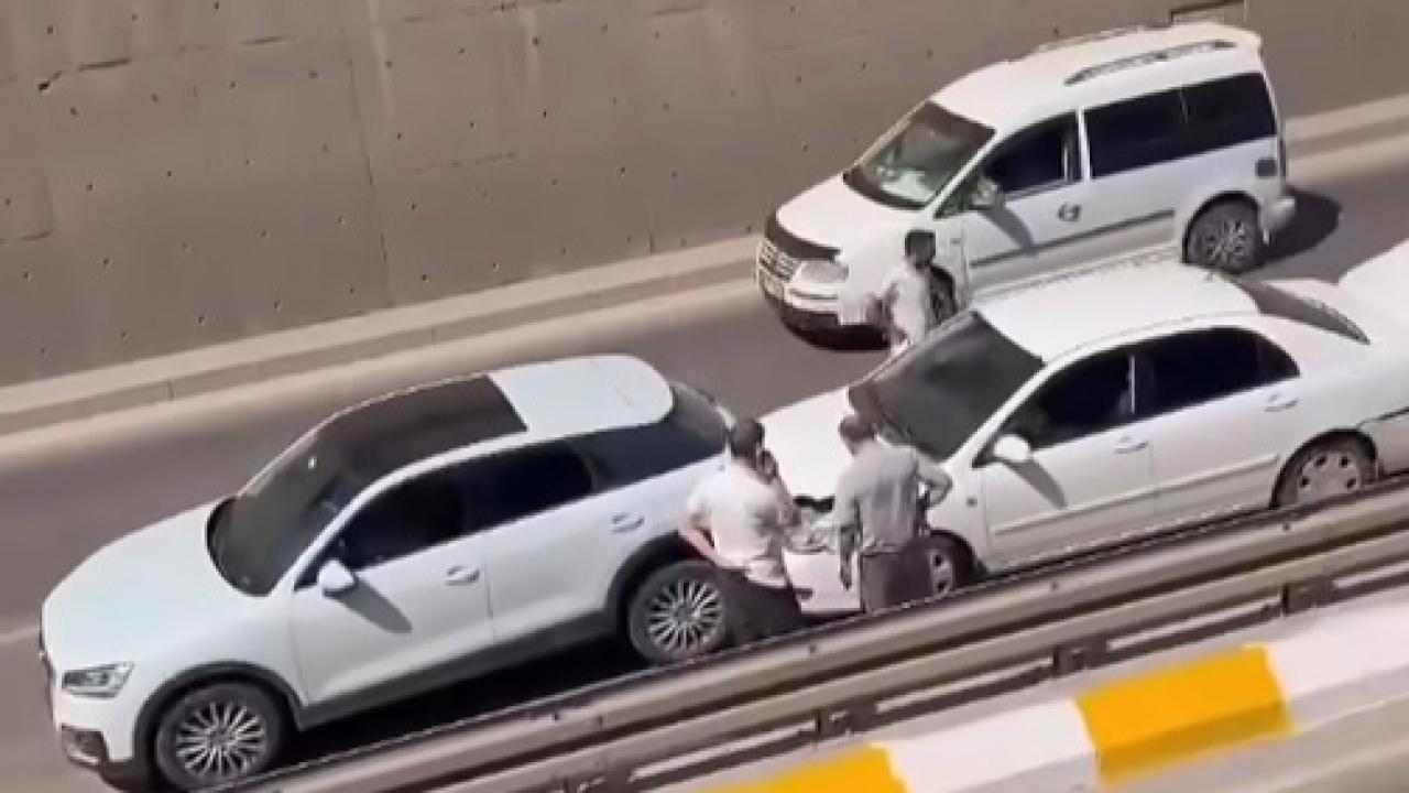 Uçaksavar Kavşağı'nda zincirleme trafik kazası