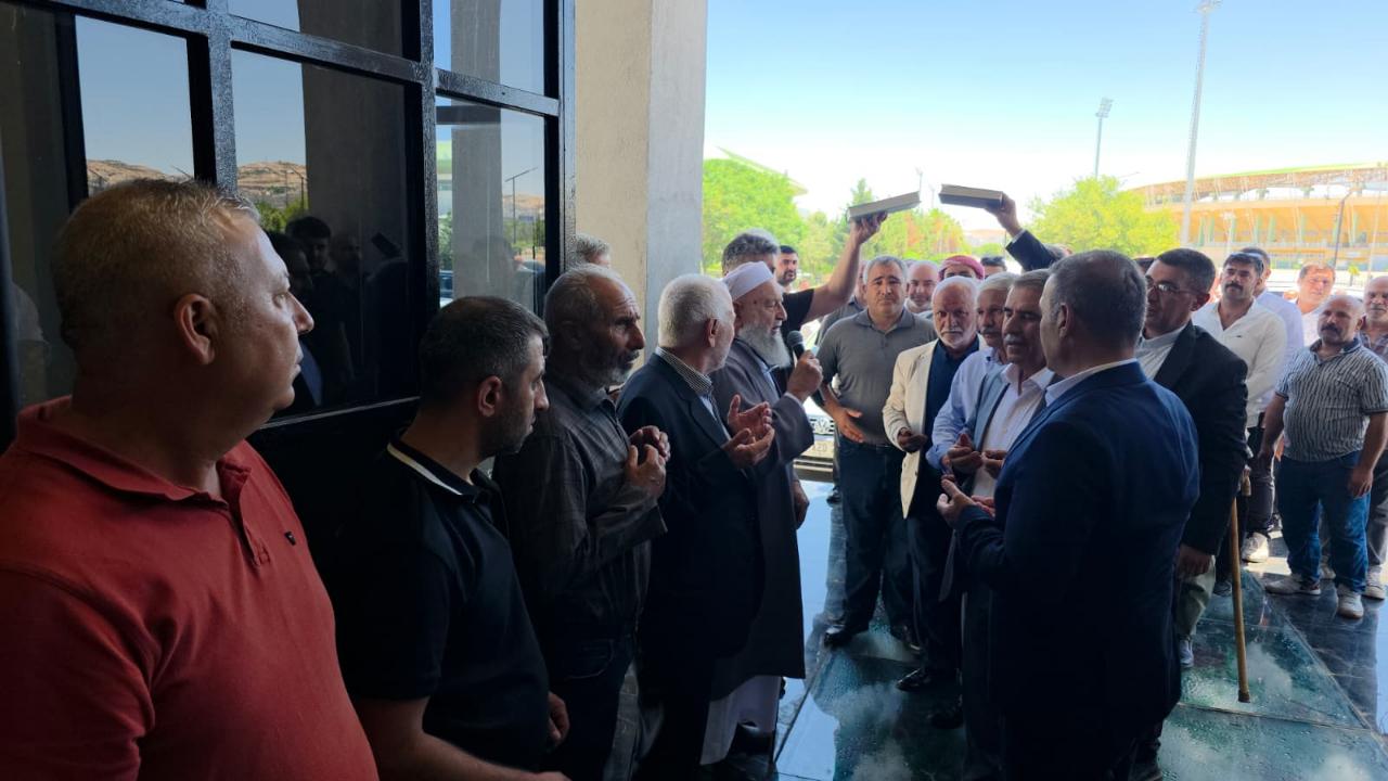 Urfa'da husumet sonrası iki aile aynı sofrada buluştu
