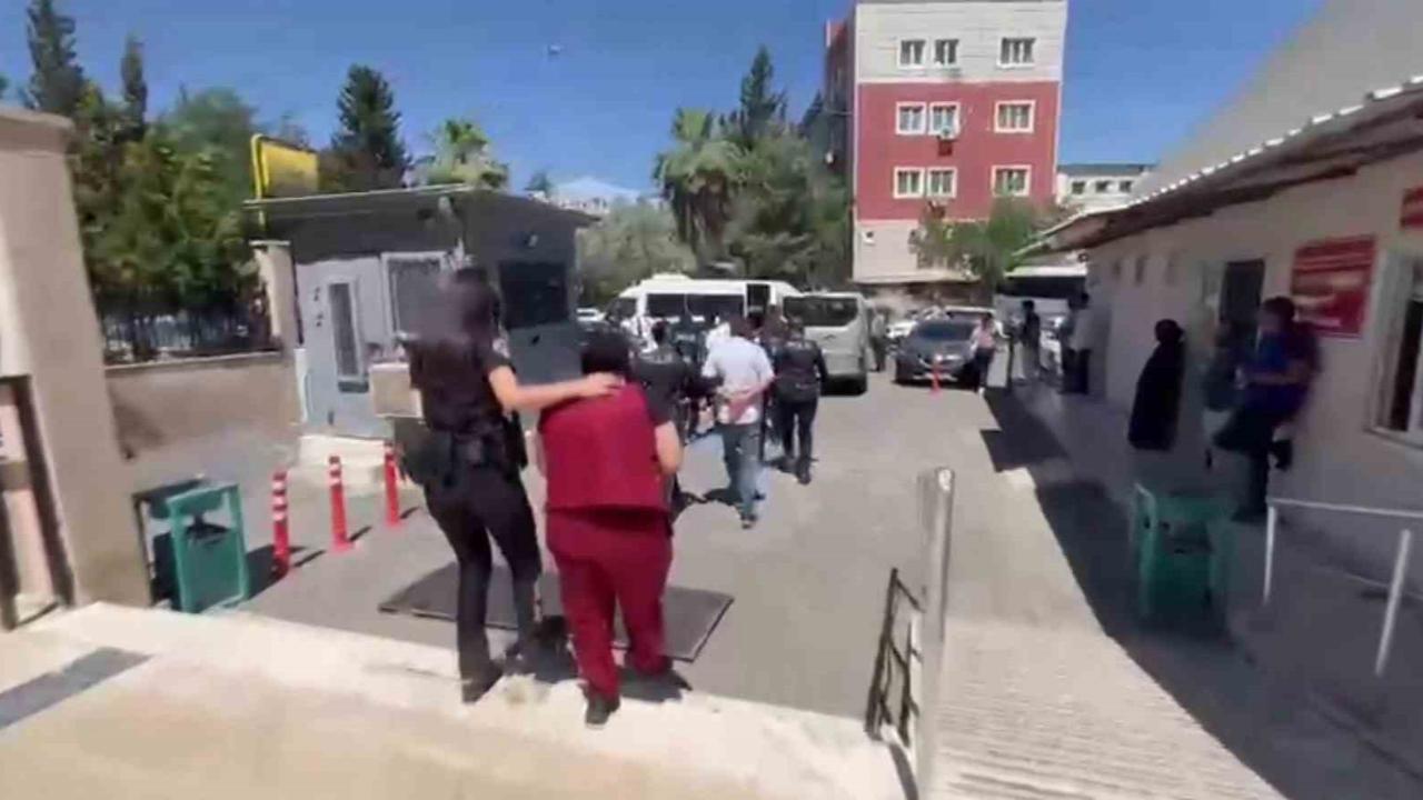 Vatandaşları iş bulma vaadiyle dolandıran 5 kişi tutuklandı