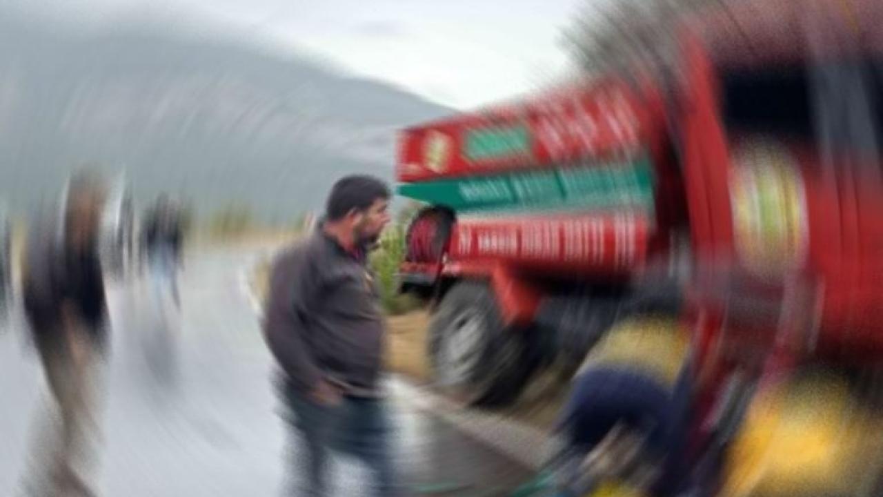 Yangına giderken işçiler kaza geçirdi