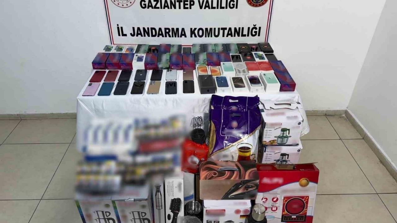 2,8 milyon TL’lik kaçak ürün ele geçirildi